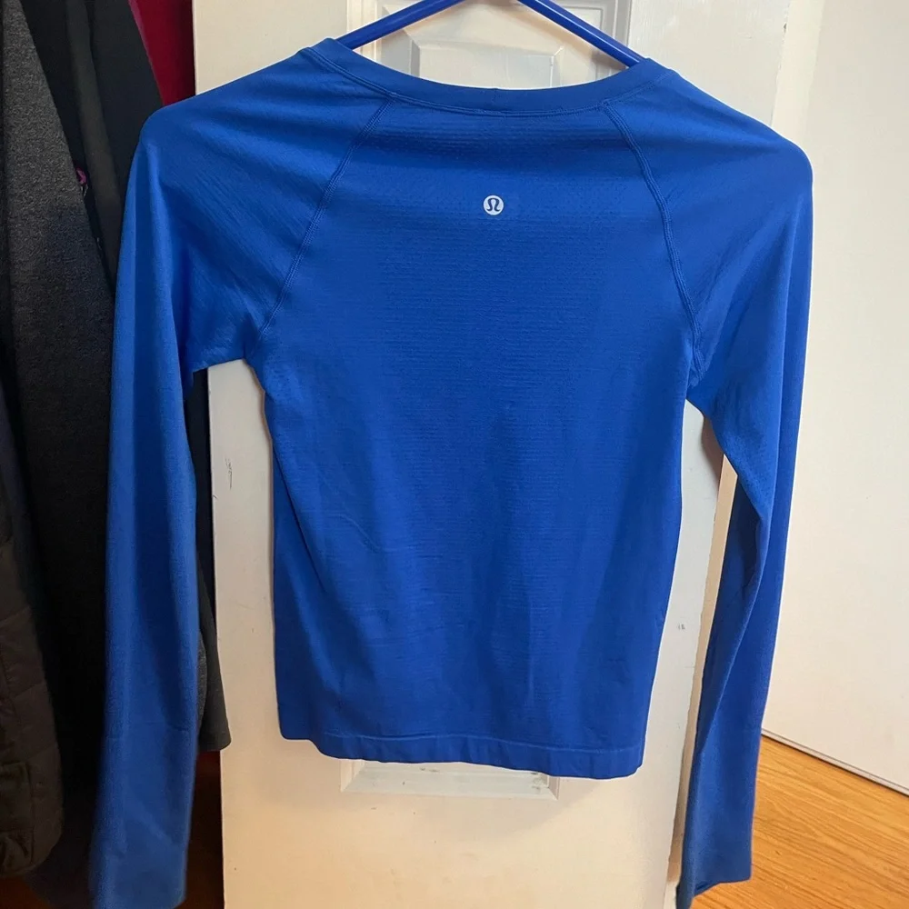 lululemon athletica Blue Long Sleeve Tee - Picture 4 of 4